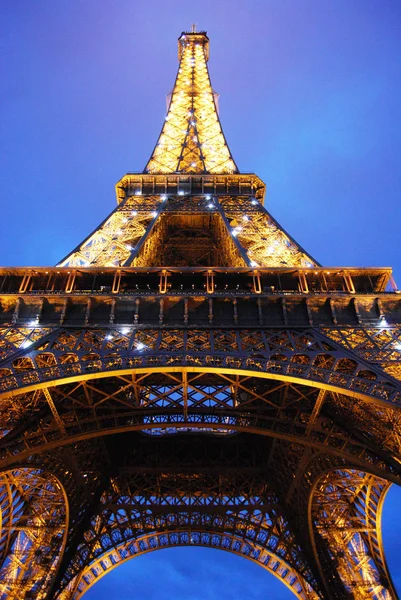 Βραδιά Του Πύργου Του Άιφελ Πιο Αναγνωρίσιμο Ορόσημο Του Παρισιού — Φωτογραφία Αρχείου