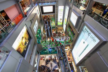 MBK Center Alışveriş Merkezi, Siam Square alanında popüler alışveriş merkezi
