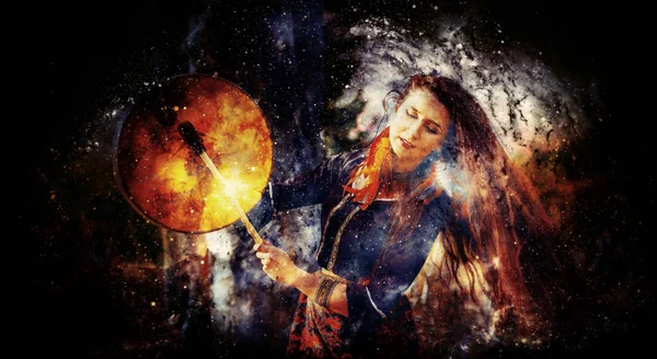 Shamanic girl with frame drum on abstract structured space background. — Stock Photo, Image