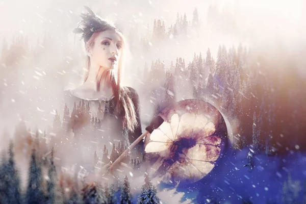 Chamán mujer en invierno paisaje, artista collage. — Foto de Stock