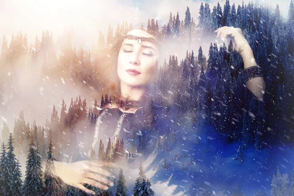Chamán mujer en invierno paisaje, artista collage. — Foto de Stock