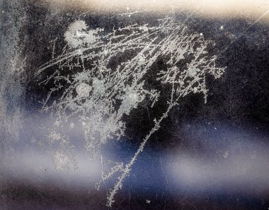 Kış penceresinde buz gibi doğal desen, camda süs donması..