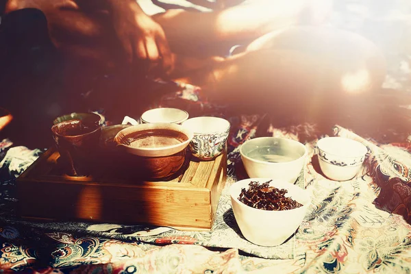 Teáskészlet a teaszertartáshoz. Tea rituálé. — Stock Fotó