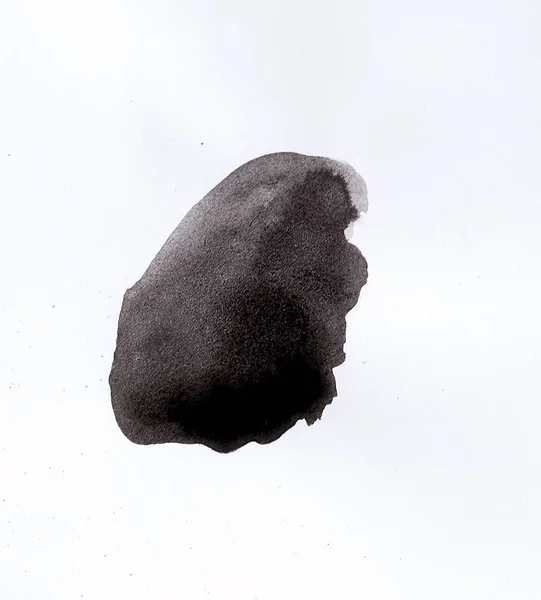 Абстрактные черные пятна на белой акварельной бумаге. монохромное изображение. — стоковое фото