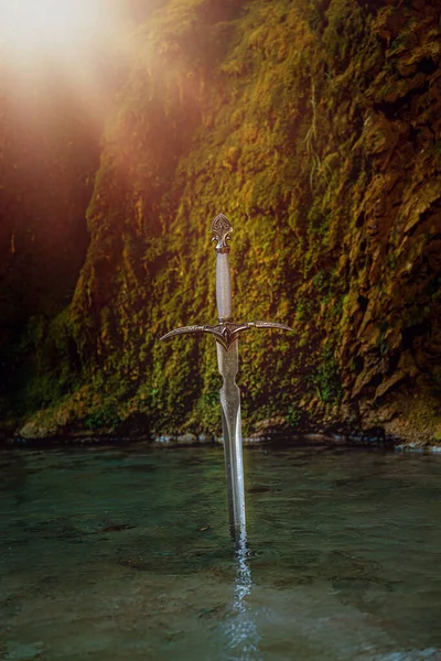 Espada Mágica Lago Cascada —  Fotos de Stock