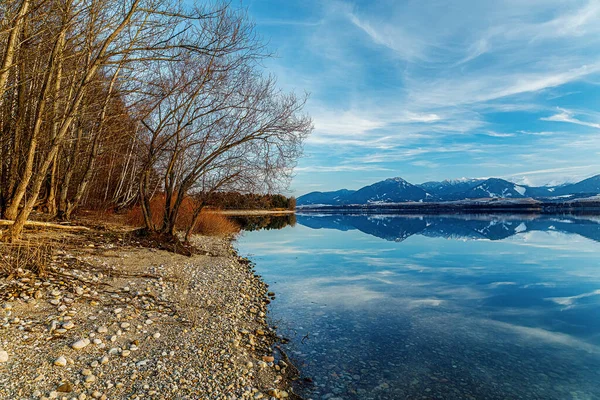 Bela Paisagem Lago Com Montanha Fundo — Fotografia de Stock