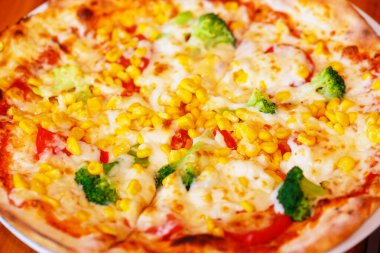 Taze pişmiş pizza, sığ derinlik-in tarla