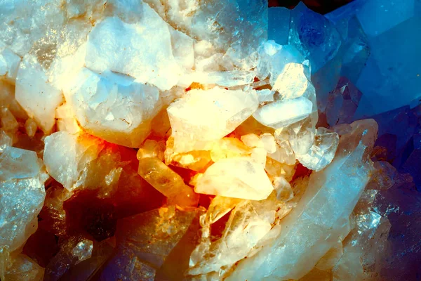 細部まで美しいクリスタル 結晶の背景 色効果 — ストック写真
