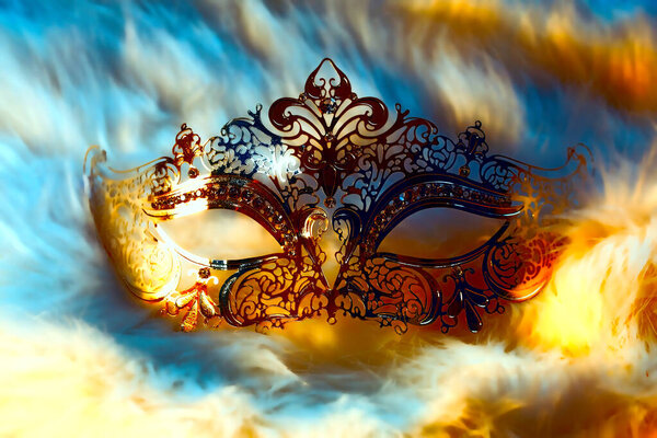 красивая декоративная маска в стиле вены с филиграновыми линейными орнаментами. Графический эффект
