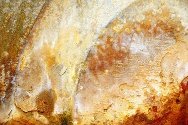 Taş duvar ve güzel bir yapı. Tortulu kaya ve mineral yayı