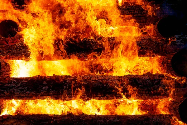 Beautiful Structure Burning Logs Flames Great Bonfire — Stock Photo, Image