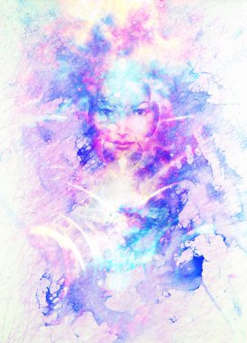 Kozmik uzayda Tanrıça Kadın. Kozmik uzay arka planı. Mermer Yapı