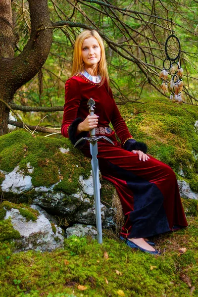 Mulher Com Cabelo Loiro Vestido Histórico Espada Medieval Mística Com — Fotografia de Stock