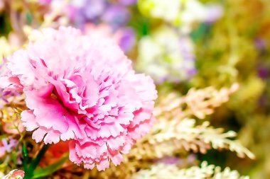 Dekoratif çiçek buketi karanfil çiçek ve bookeh arka plan ile bilgisayar grafik fotoğrafçılık