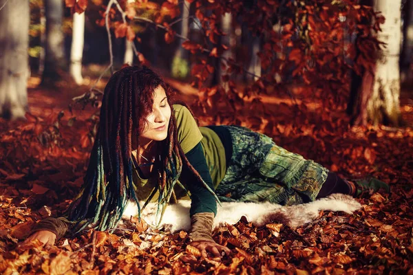 Beautiful Woman Long Dreadlocks Nature — Stock Photo, Image