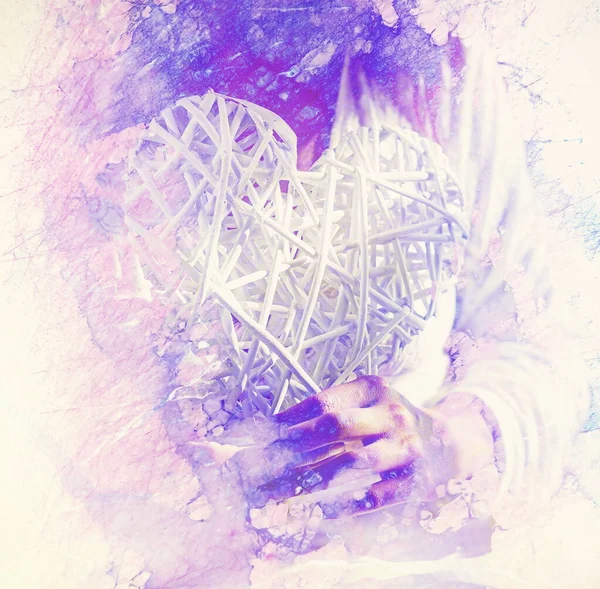 Žena Bílé Srdce Ruce Jemně Rozmazané Akvarel Pozadí — Stock fotografie