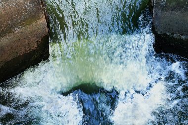 Bir Barajı su akan dere
