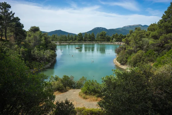 Hermoso lago Beletsi en Attika, Grecia —  Fotos de Stock