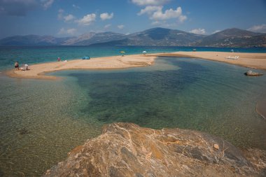 Güzel altın kum plaj, EVIA, Yunanistan