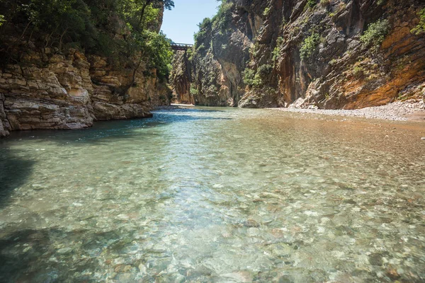 Krikiliotis 川、エウリタニア風光明媚な山の風景 — ストック写真