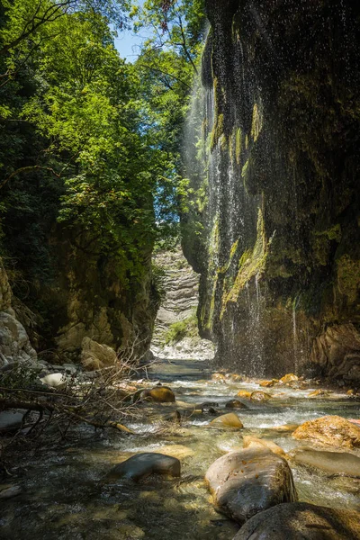 Vodopády na řece Krikiliotis na Panta Vrexei v Evritania — Stock fotografie