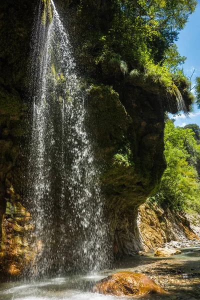 Vodopády na řece Krikiliotis na Panta Vrexei v Evritania — Stock fotografie