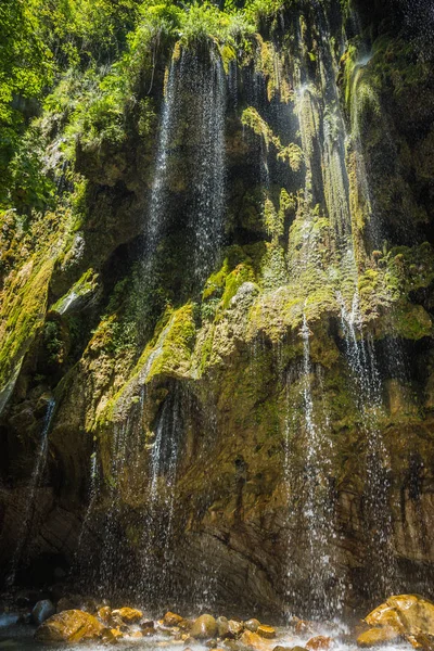 Cascades sur la rivière Krikiliotis à Panta Vrexei en Evritanie — Photo
