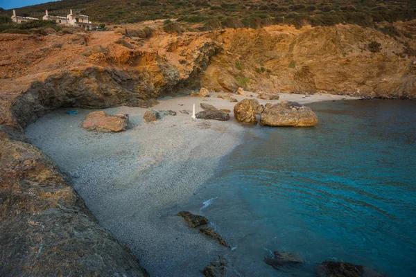 Praia de Zastani bonita no por do sol, Evia, Greece — Fotografia de Stock