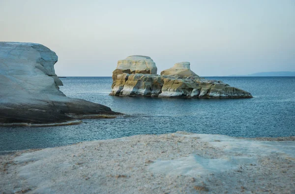 Moonscape beach Sarakiniko, Milos, Grecia — Foto de Stock