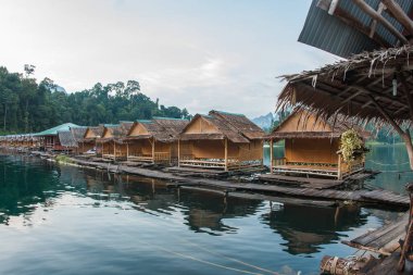 Chieou Laan evlerde yüzen ile doğal ve eşsiz manzara 