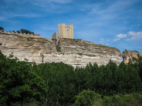 Castillo medieval en Alcalá del Jucar, Castilla la Mancha, España —  Fotos de Stock