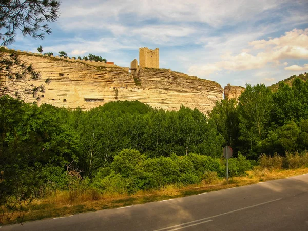 Medieval castle at Alcala del Jucar, Castilla la Mancha, Spain — 图库照片