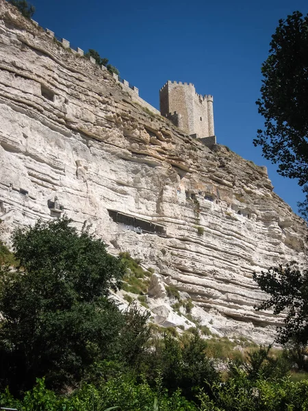 Medieval castle at Alcala del Jucar, Castilla la Mancha, Spain — ストック写真