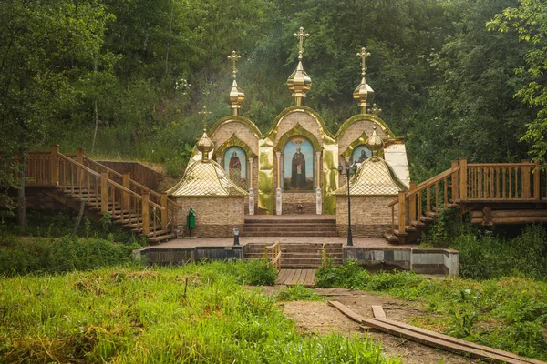 Heilige Quelle hl. Sergius von radonezh der Dreifaltigkeit sergius lavra — Stockfoto