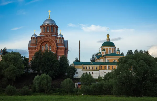 Image panoramique du monastère Pokrovsky Khotkov de la Trinité Serge L — Photo