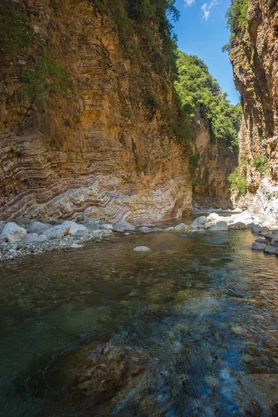 山江峡谷附近潘塔 Vrexei Evritania，希腊 — 图库照片