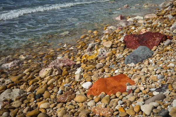 Couleurs naturelles de la plage de Firiplaka, Milos, Grèce — Photo