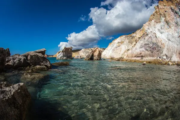 Colores naturales de Firiplaka beach, Milos, Grecia — Foto de Stock