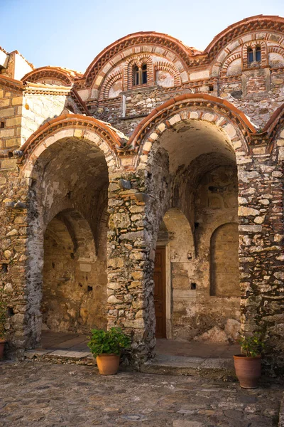 Ruinas de la ciudad castillo bizantino de Mystras — Foto de Stock