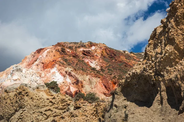 Natuurlijke kleuren van Firiplaka beach, Milos, Griekenland — Stockfoto