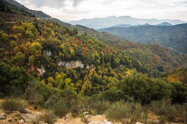 Sonbahar manzara modunda gorge Louise tarihinde Yunanistan Peloponnese