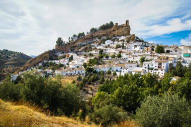 Castle Hill Montefrio, İspanya ile güzel cityscape