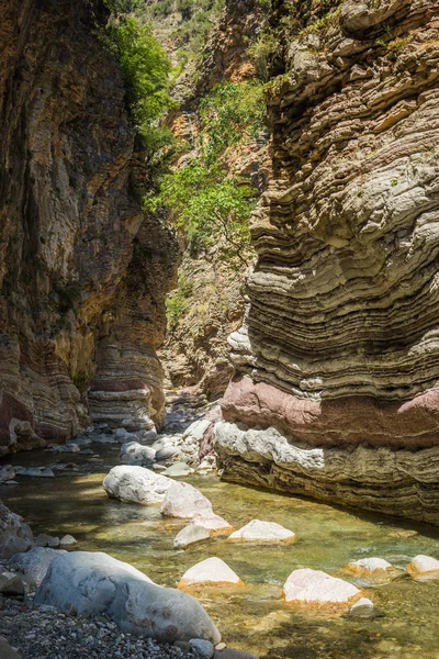 Gola del fiume di montagna vicino a Panta Vrexei in Evritania, Grecia — Foto Stock