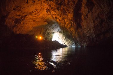 Ünlü melissani Gölü Kefalonia Adası Yunanistan