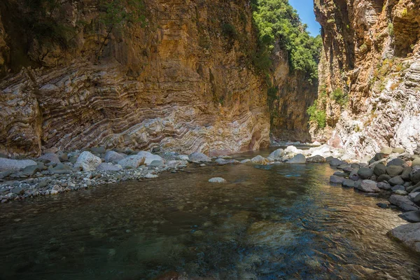 Mountain river gorge közelében Panta Vrexei Evritania, Görögország — Stock Fotó