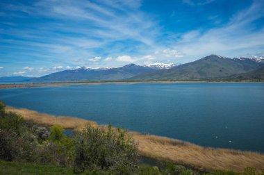 Doğal görünümünü dağ ve göl Prespa, Yunanistan