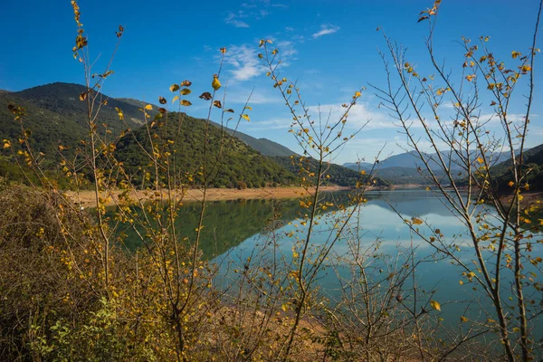 Vackert landskap med Ladona lake på Peloponnesos, Grekland — Stockfoto