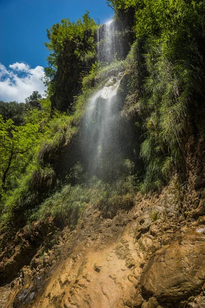 Wodospady na rzece Krikiliotis w Panta Vrexei w Evritania — Zdjęcie stockowe
