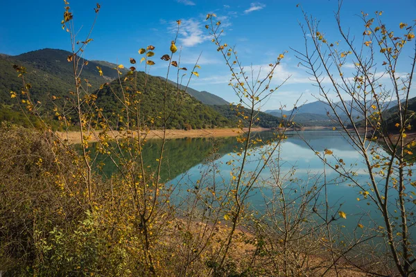 Wunderschöne landschaft mit ladona see am peloponnes, griechenland — Stockfoto