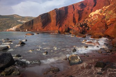 Farklı ve benzersiz kırmızı beach Santorini, Yunanistan